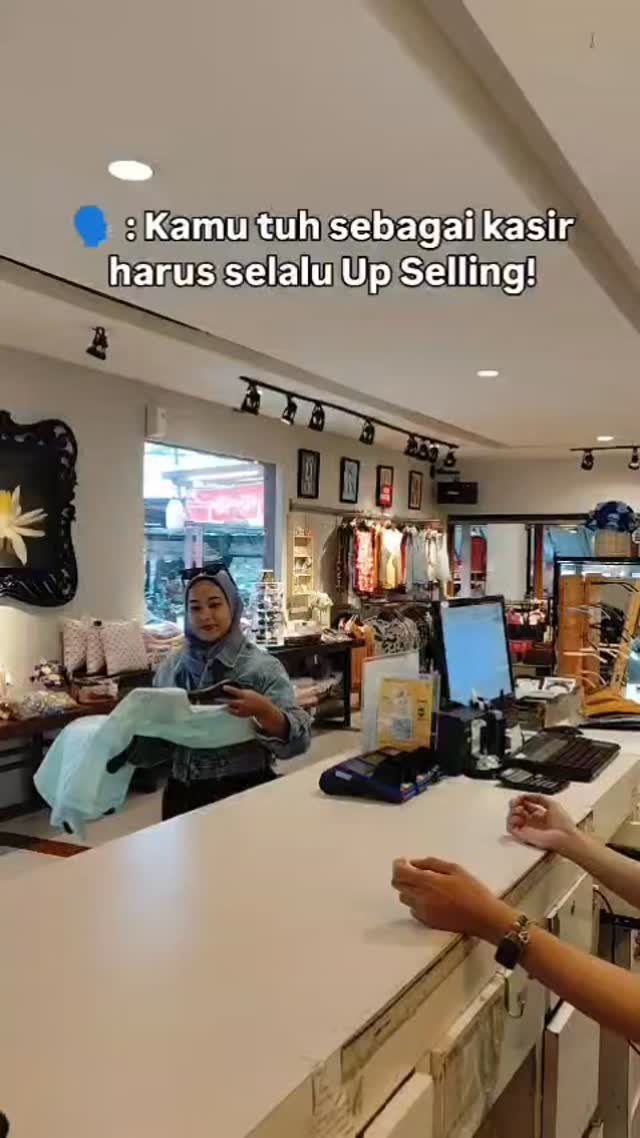 Up selling itu penting, tapi jangan kaya di video ya. 🤭🤣

#factoryoutlet #outletbogor #bogor #lucu #parody