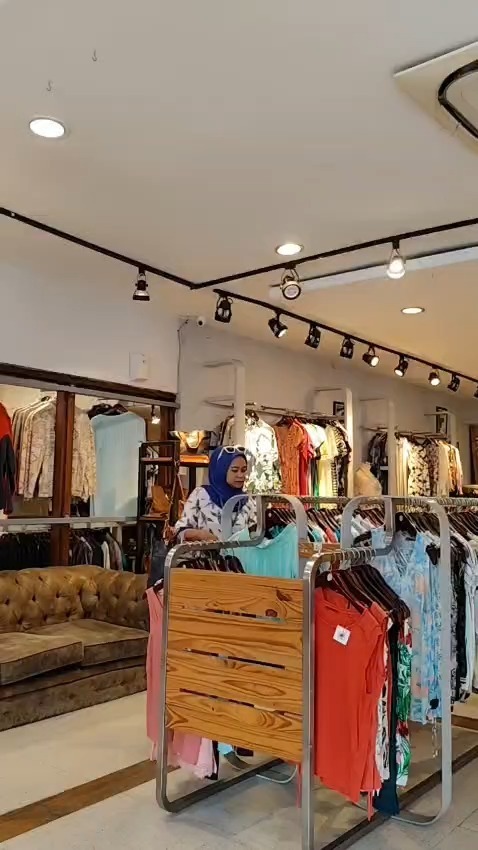 karyawan Baru 😆

#viral #lucu #fyp #outlet #bogor