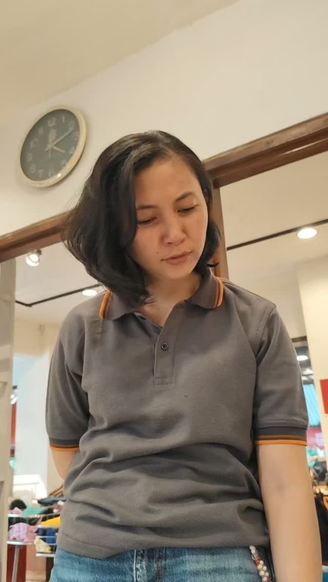 Kalau kerja jangan main hp ya.. apalagi... 👀
#outlet #bogor #viral #lucu #fypシ❤️💞❤️ ga