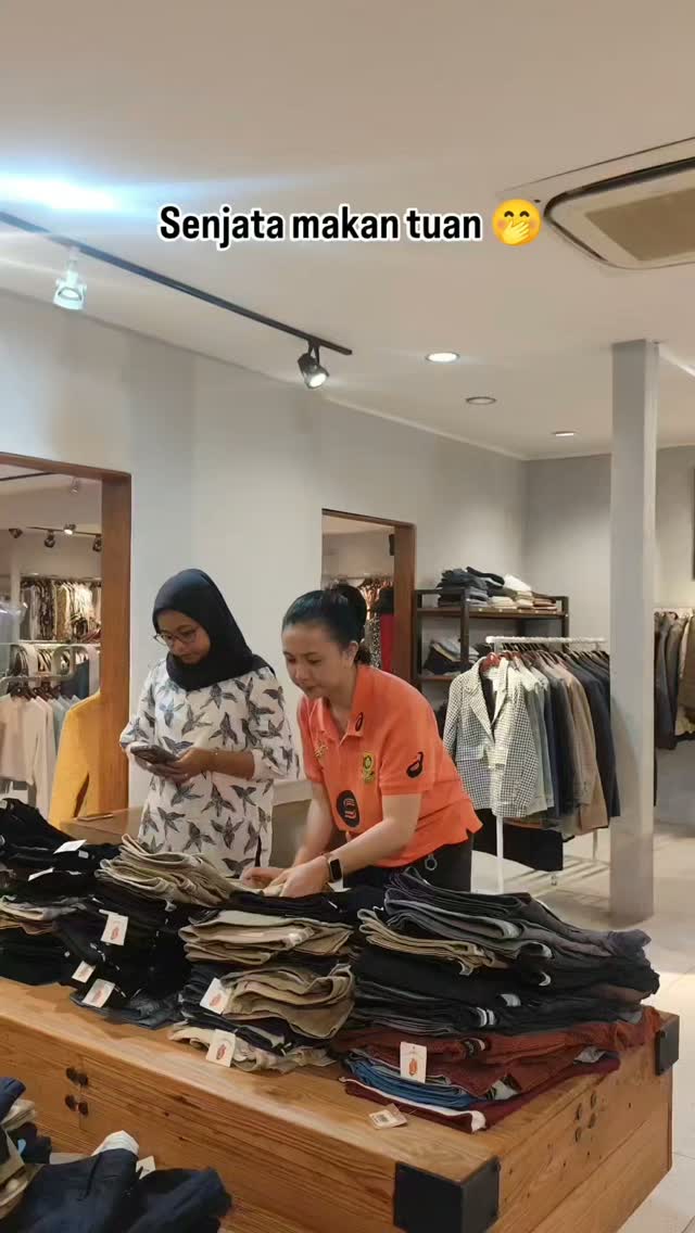 Termasuk Senjata makan tuan ga sih guys ? 🤭🤣🤣🤣

#lucu #outlet #bogor #viral #fypシ❤️💞❤️
